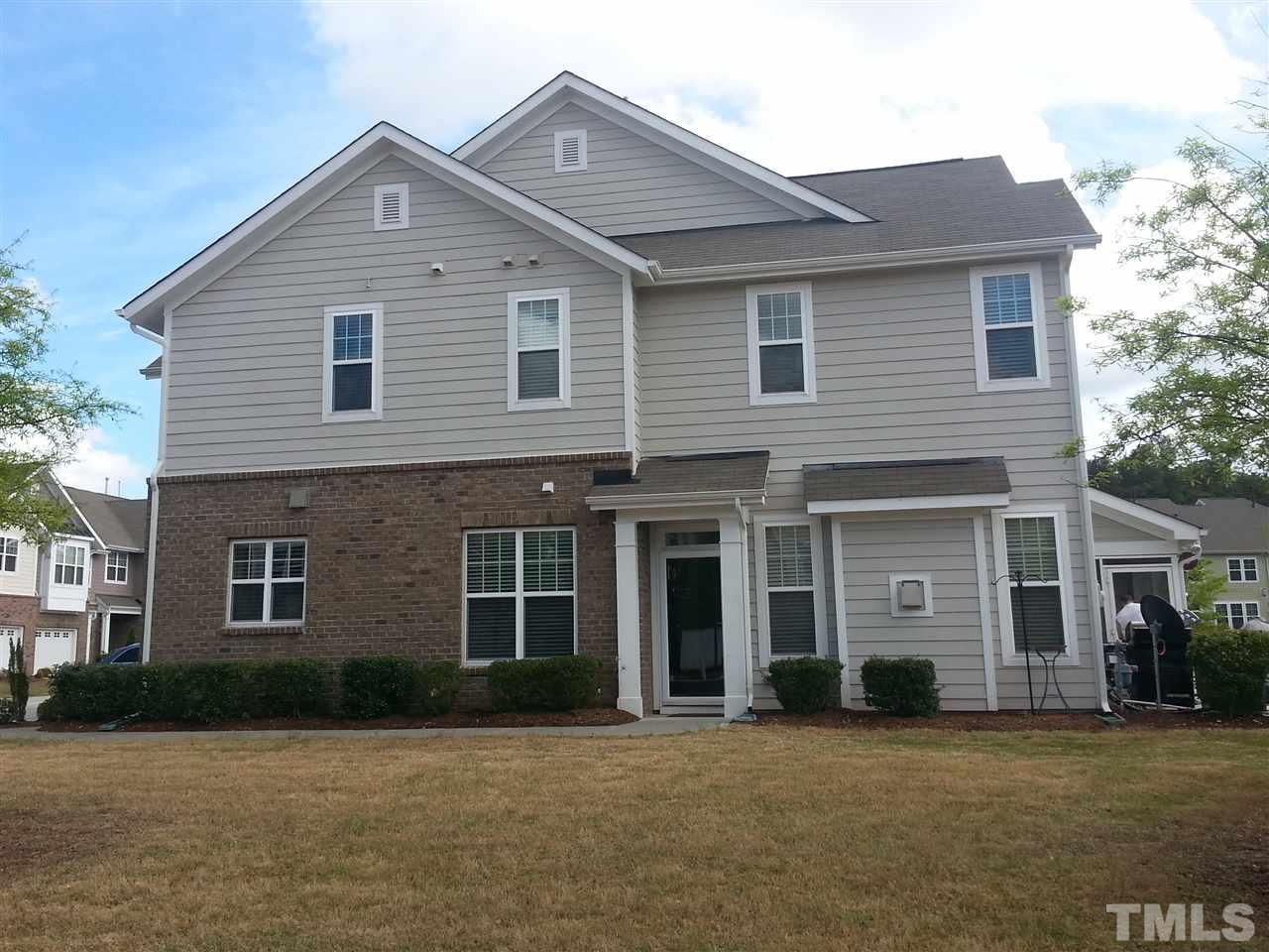10131 Lynnberry Place Raleigh, NC 27617 - Photo 3 of 25 Gallery Image 3