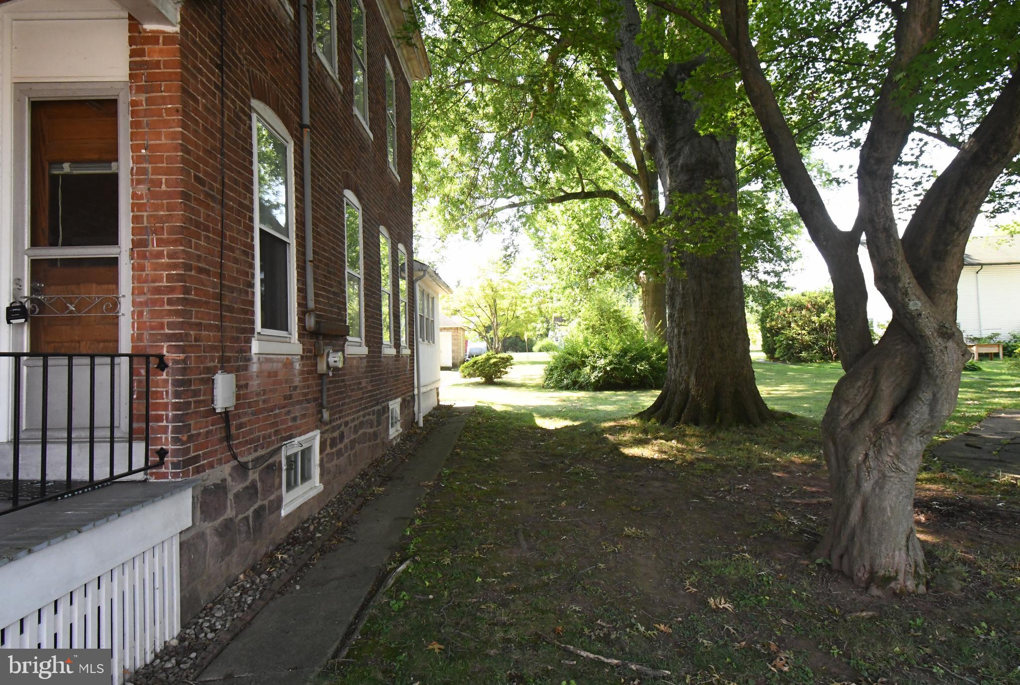 406 Broad Street Spring City, PA 19475 - Photo 46 of 53 Side Yard