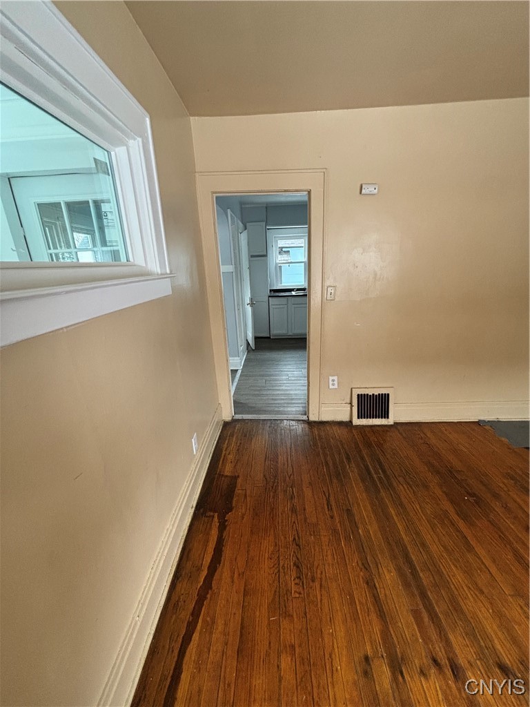 609 West Colvin Street Syracuse, NY 13205 - Photo 6 of 24