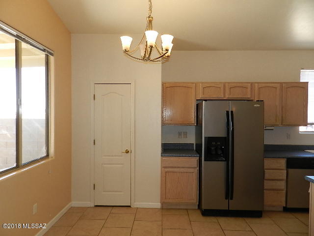 7716 South Lions Spring Way Tucson, AZ 85747 - Photo 7 of 25