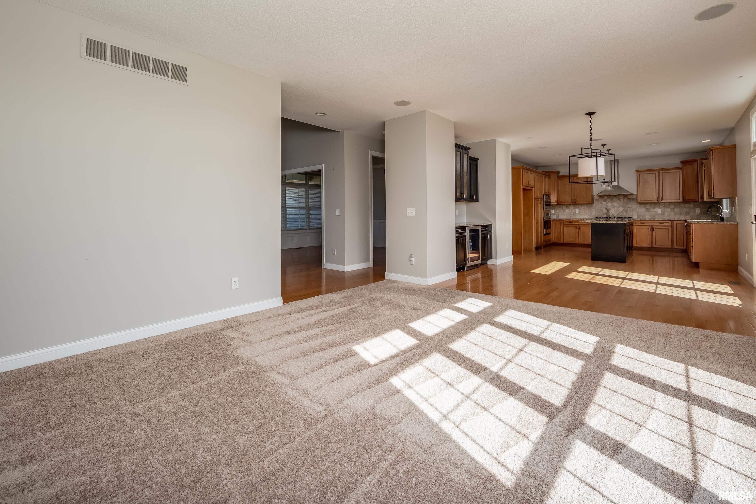3211 Westminster Road Bettendorf, IA 52722 - Photo 18 of 47 Gallery Image 18