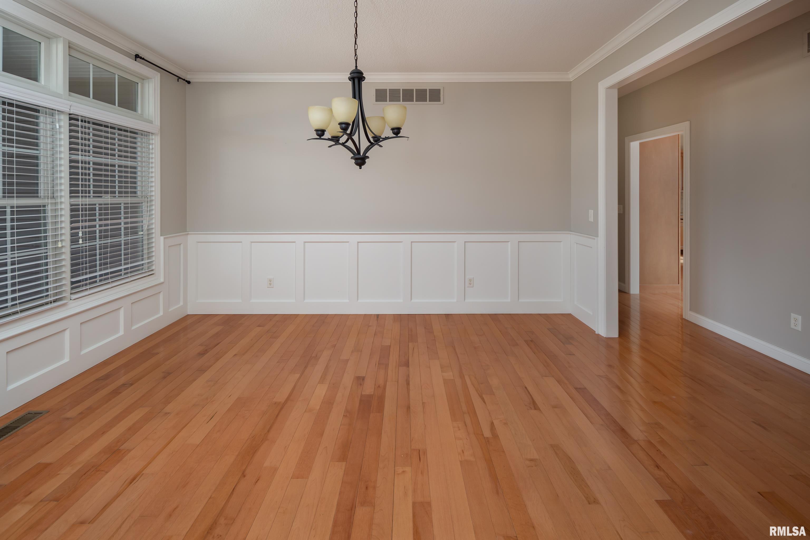 3211 Westminster Road Bettendorf, IA 52722 - Photo 27 of 47 Gallery Image 27