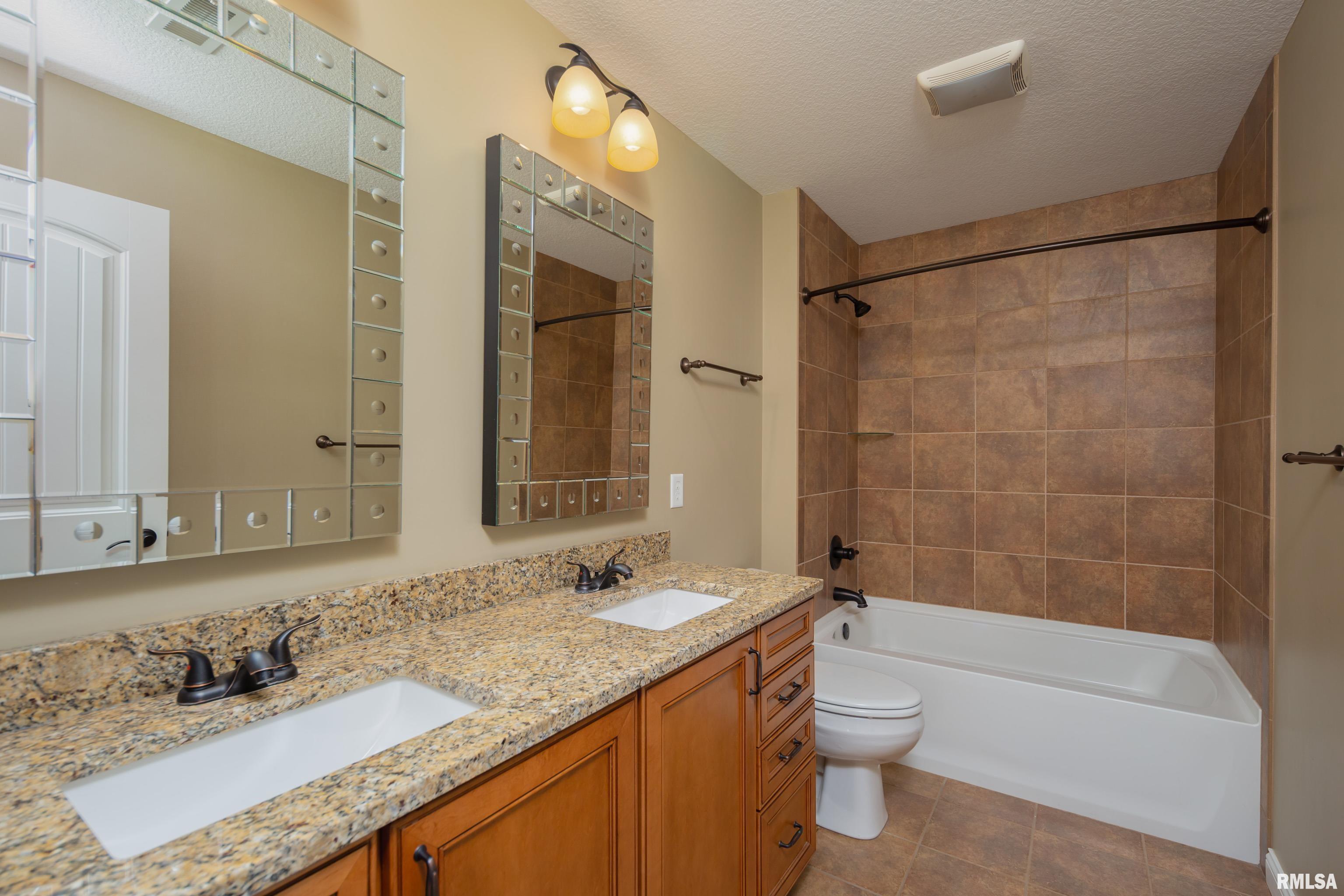 3211 Westminster Road Bettendorf, IA 52722 - Photo 38 of 47 Gallery Image 38