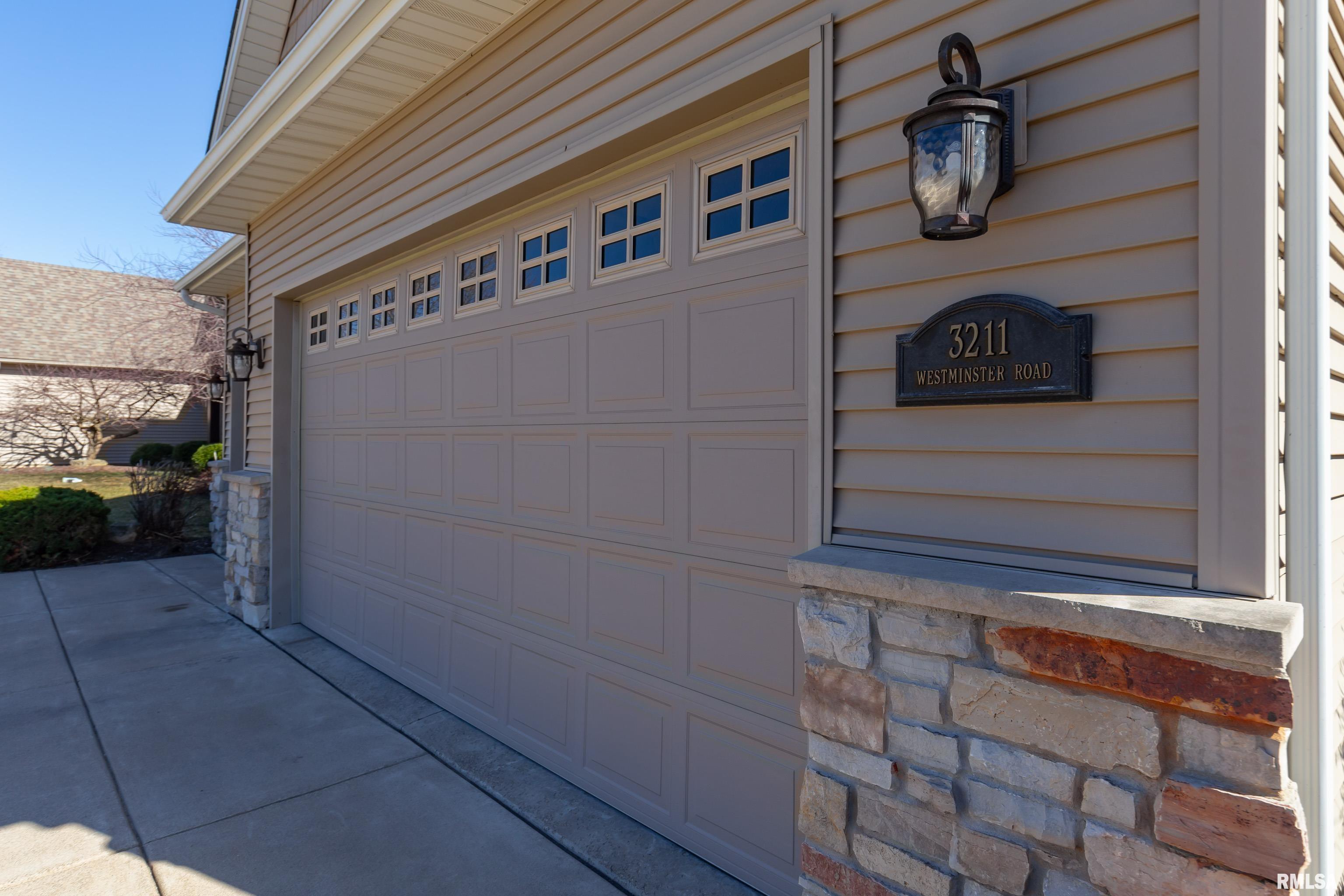 3211 Westminster Road Bettendorf, IA 52722 - Photo 4 of 47 Gallery Image 4