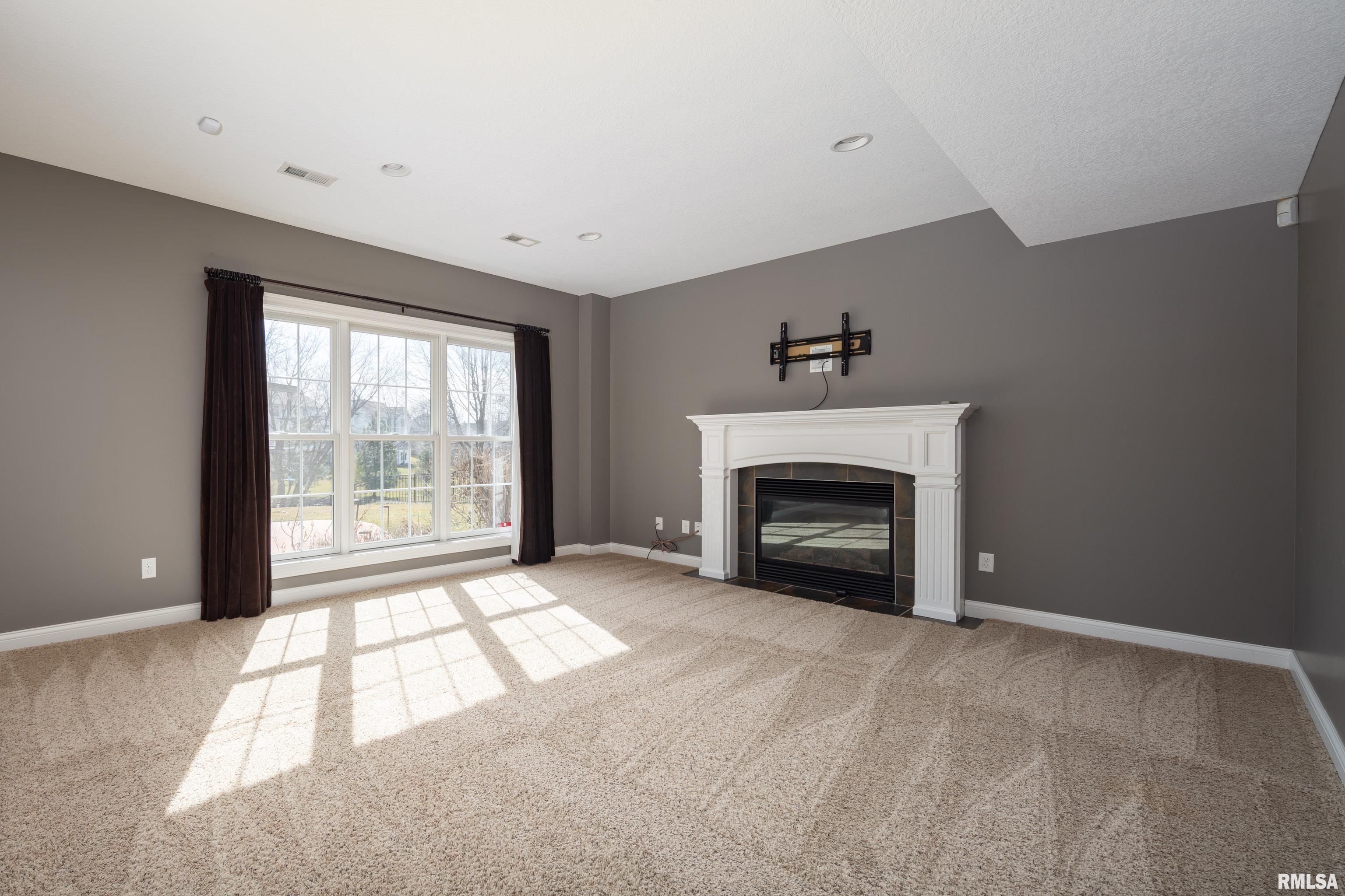 3211 Westminster Road Bettendorf, IA 52722 - Photo 41 of 47 Gallery Image 41