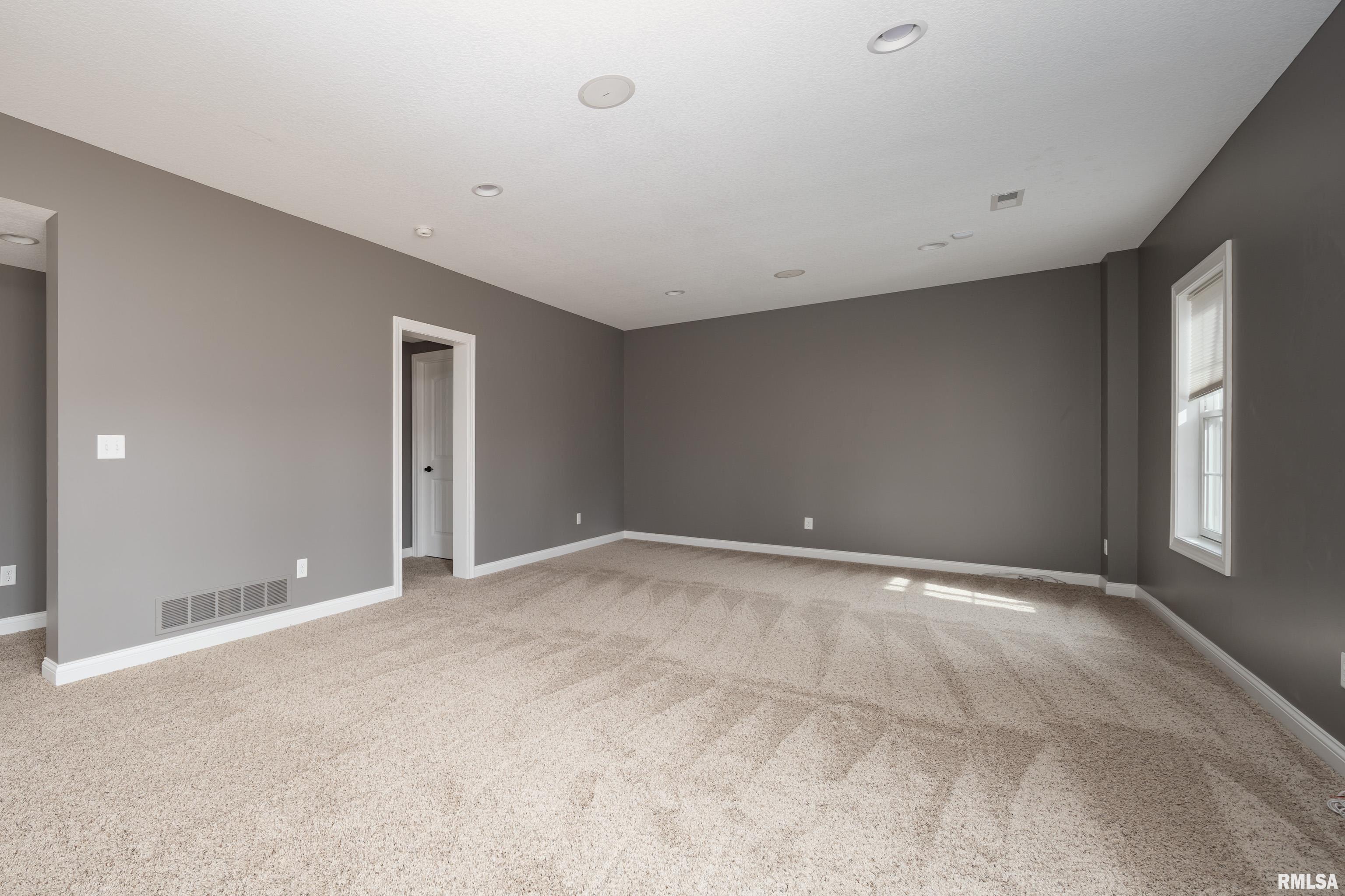 3211 Westminster Road Bettendorf, IA 52722 - Photo 42 of 47 Gallery Image 42