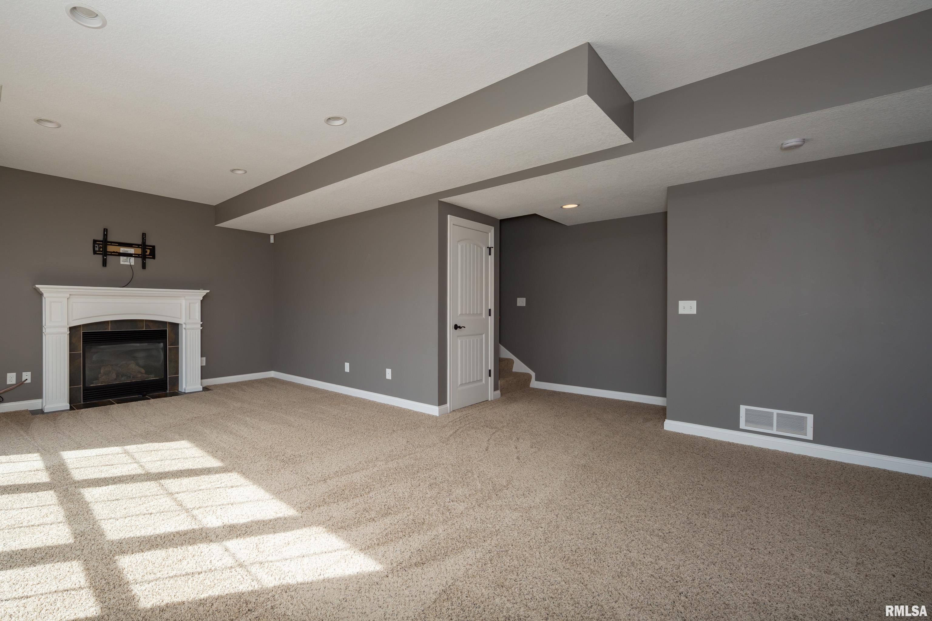 3211 Westminster Road Bettendorf, IA 52722 - Photo 43 of 47 Gallery Image 43