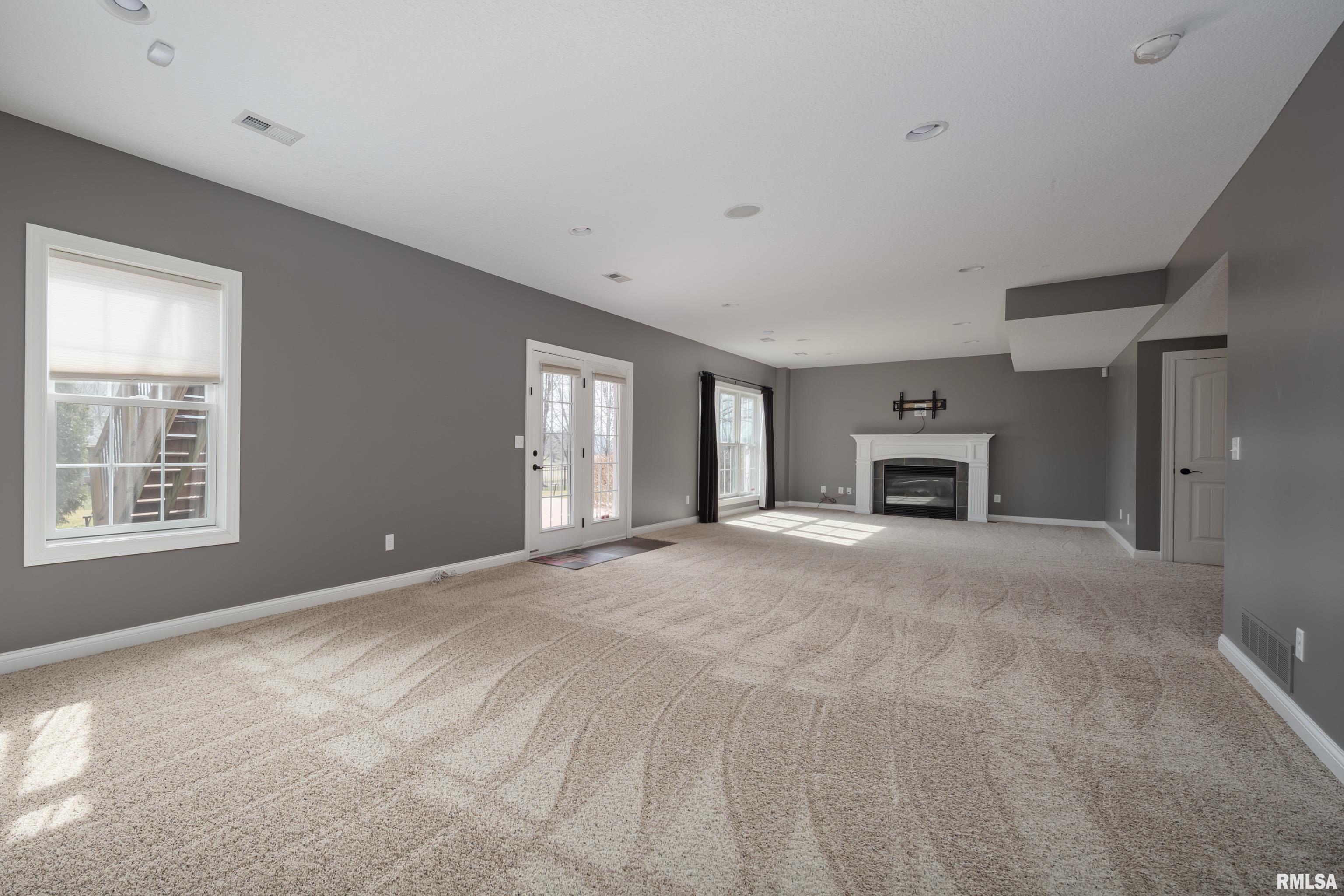 3211 Westminster Road Bettendorf, IA 52722 - Photo 44 of 47 Gallery Image 44