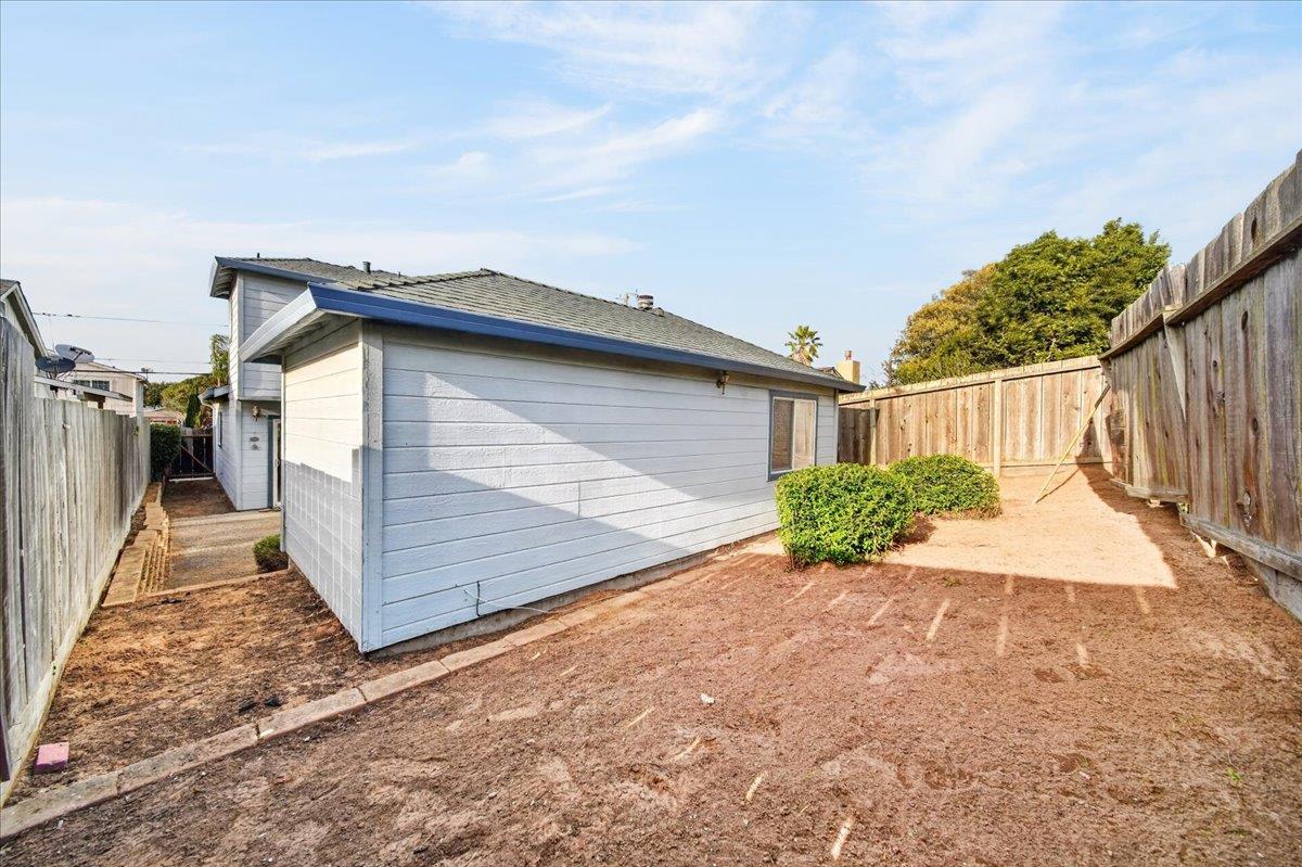 1282 Hamilton Avenue Seaside, CA 93955 - Photo 32 of 45 a backyard of a house with lots of green space