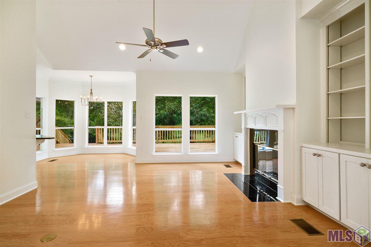 3241 Woodland Ridge Boulevard Baton Rouge, LA 70816 - Photo 6 of 21 living