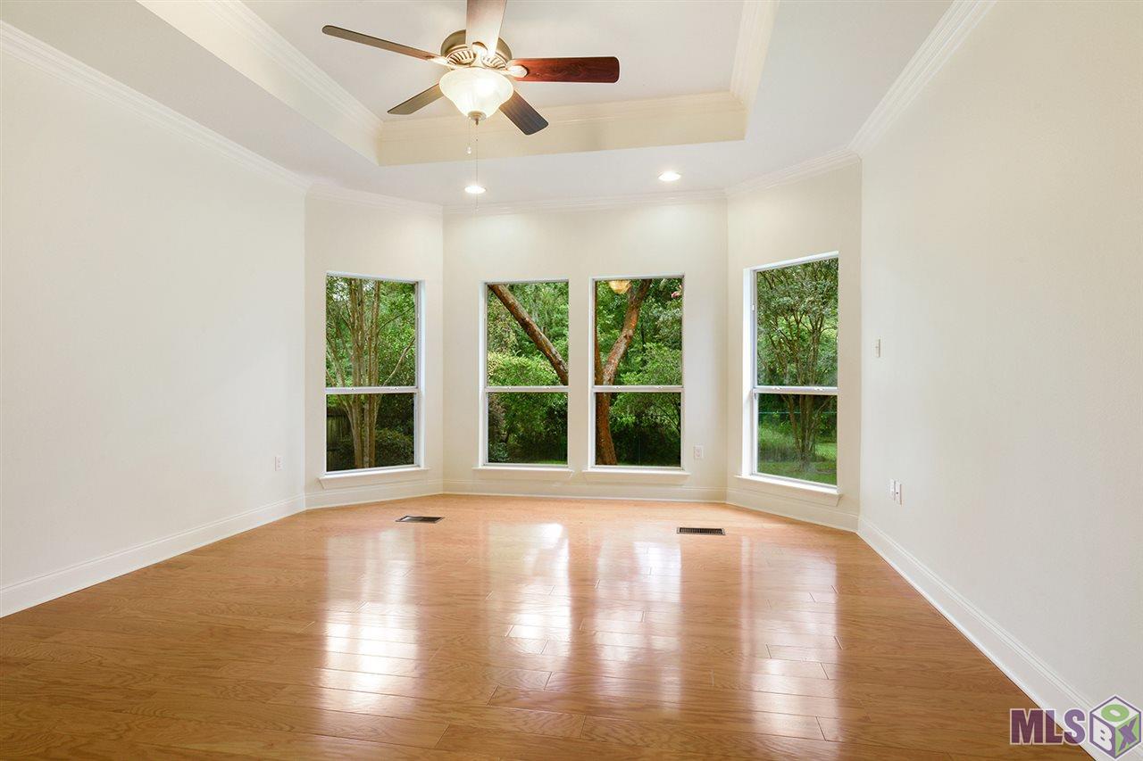 3241 Woodland Ridge Boulevard Baton Rouge, LA 70816 - Photo 9 of 21 master bedroom