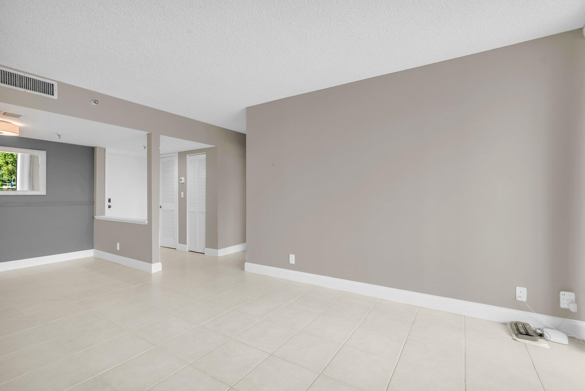 6895 Willow Wood Drive, Unit 1023 Boca Raton, FL 33434 - Photo 12 of 69 12-web-or-mls-DSC_0211