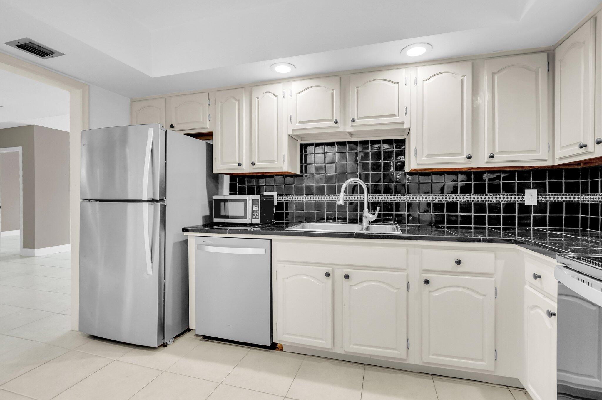 6895 Willow Wood Drive, Unit 1023 Boca Raton, FL 33434 - Photo 14 of 69 14-web-or-mls-DSC_0221