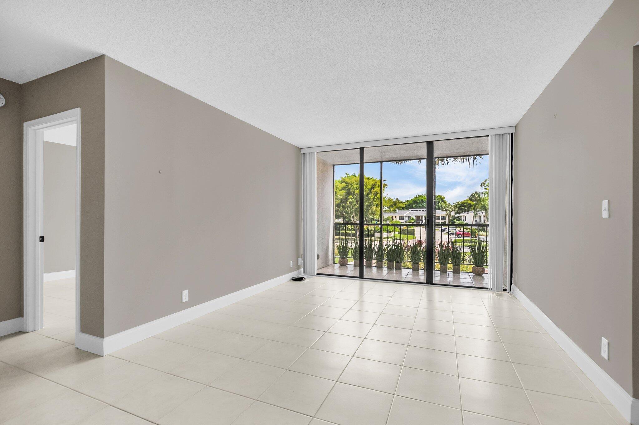6895 Willow Wood Drive, Unit 1023 Boca Raton, FL 33434 - Photo 9 of 69 9-web-or-mls-DSC_0196