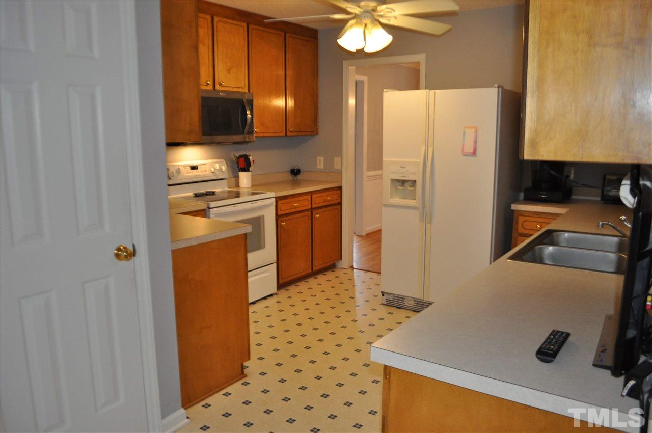 4966 Raleigh Road Benson, NC 27504 - Photo 11 of 25
