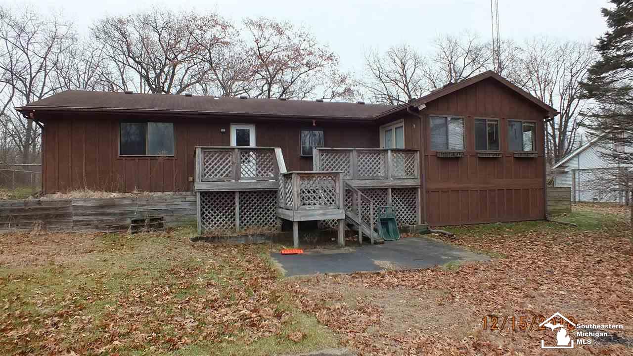 9133 Oakridge Road Temperance, MI 48182 - Photo 4 of 23