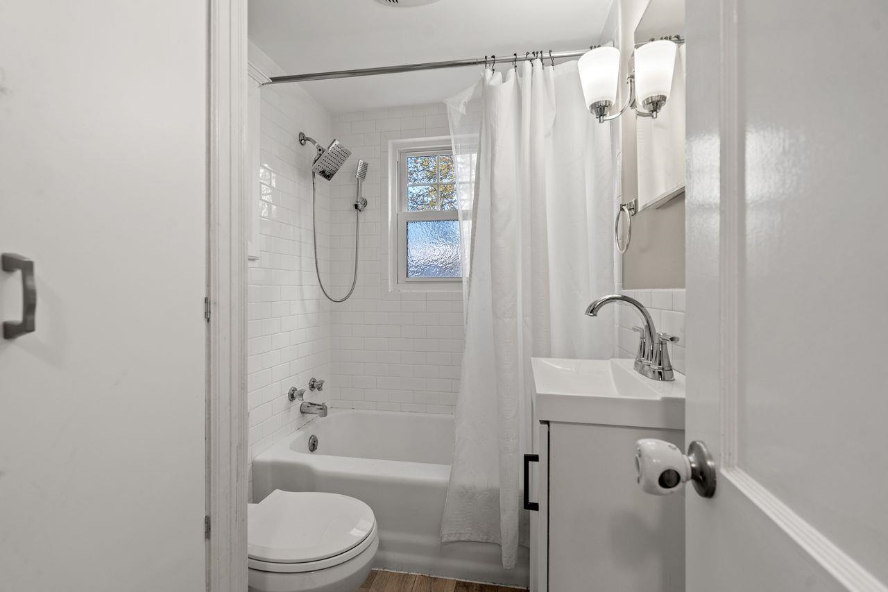 2 Hale Street Rochester, NH 03867 - Photo 7 of 36
