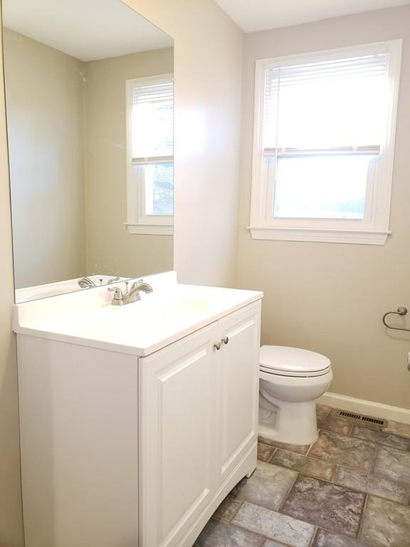 31 Pilgrim Road Mansfield, MA 02048 - Photo 16 of 30 Gallery Image 16