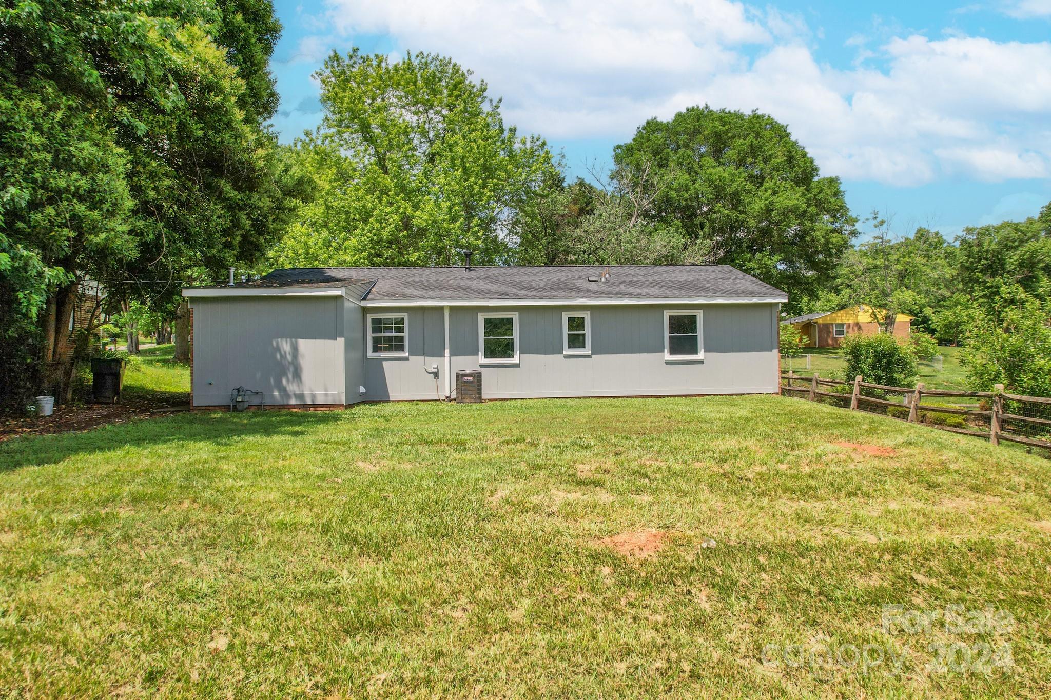 511 Milan Road East Charlotte, NC 28216 - Photo 27 of 29 Gallery Image 27