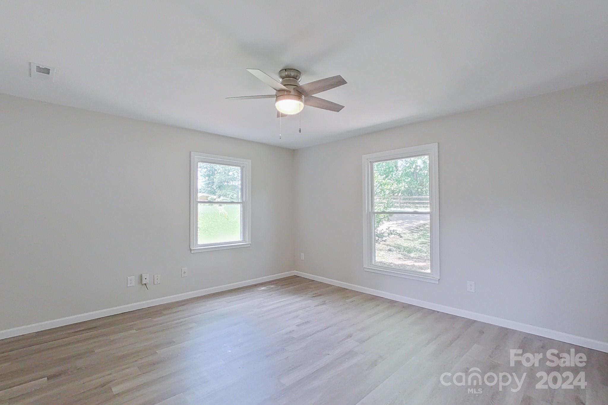 511 Milan Road East Charlotte, NC 28216 - Photo 3 of 29 Gallery Image 3