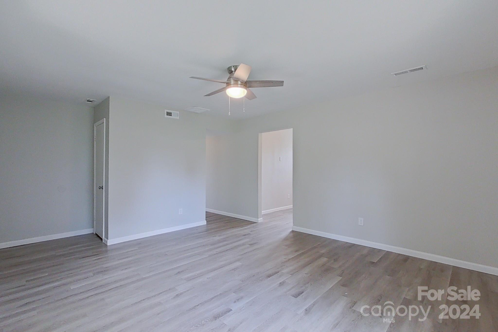 511 Milan Road East Charlotte, NC 28216 - Photo 5 of 29 Gallery Image 5