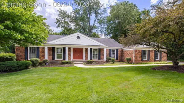 $500,000 | 710 Basswood Drive, Rochester Hills, MI 48309