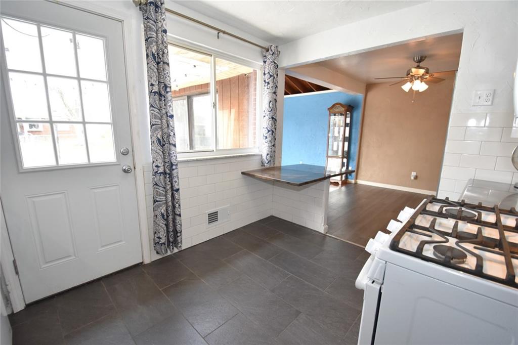 749 Lindsay Road Carnegie, PA 15106 - Photo 8 of 24 Gallery Image 8