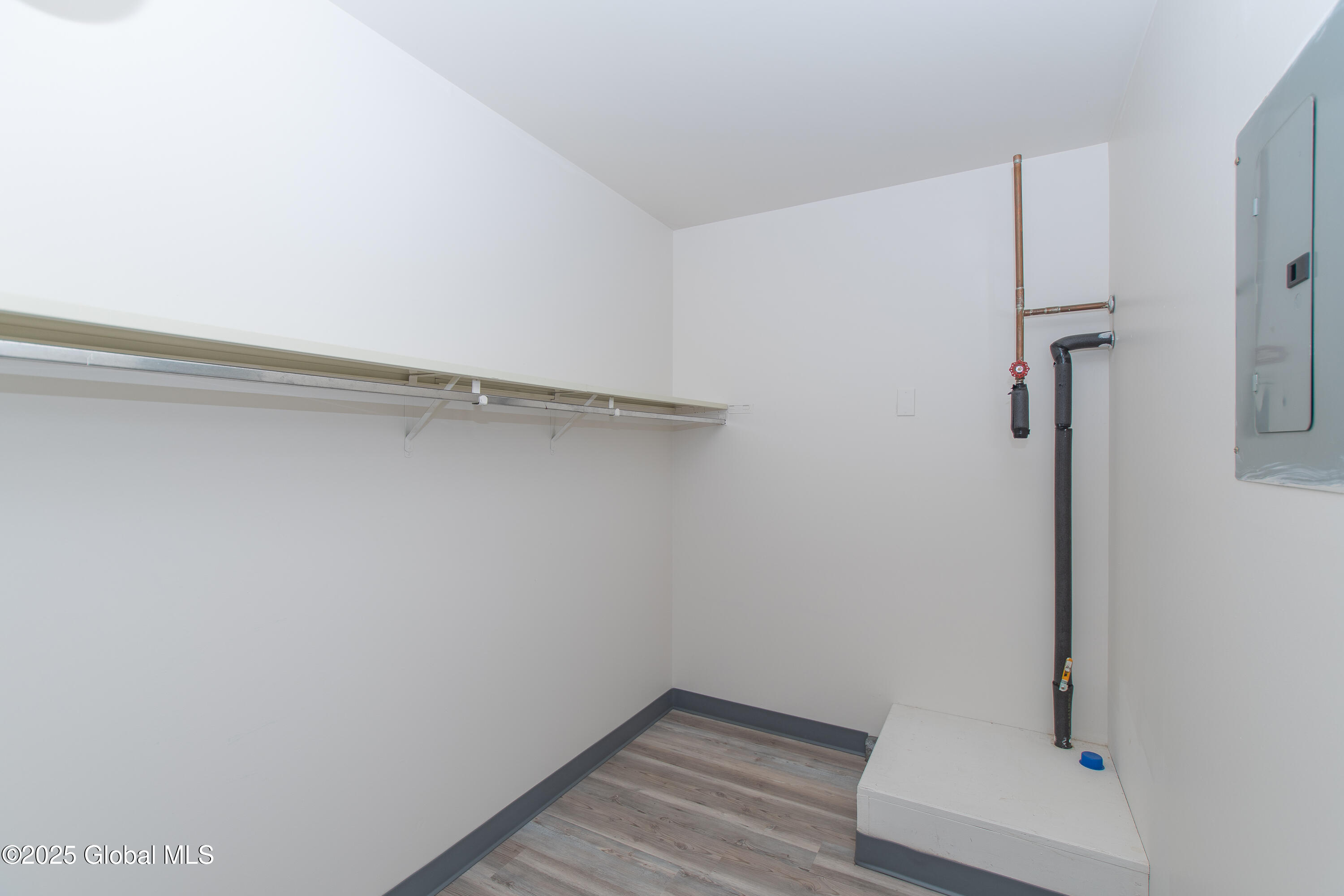 2006 Central Avenue, Unit 105 Colonie, NY 12205 - Photo 15 of 17 5Master 4