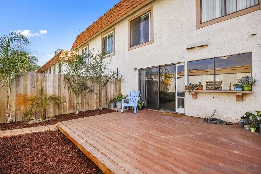 2807 Via Pajaro Carlsbad, CA 92010 - Photo 23 of 26 a view of a backyard of the house