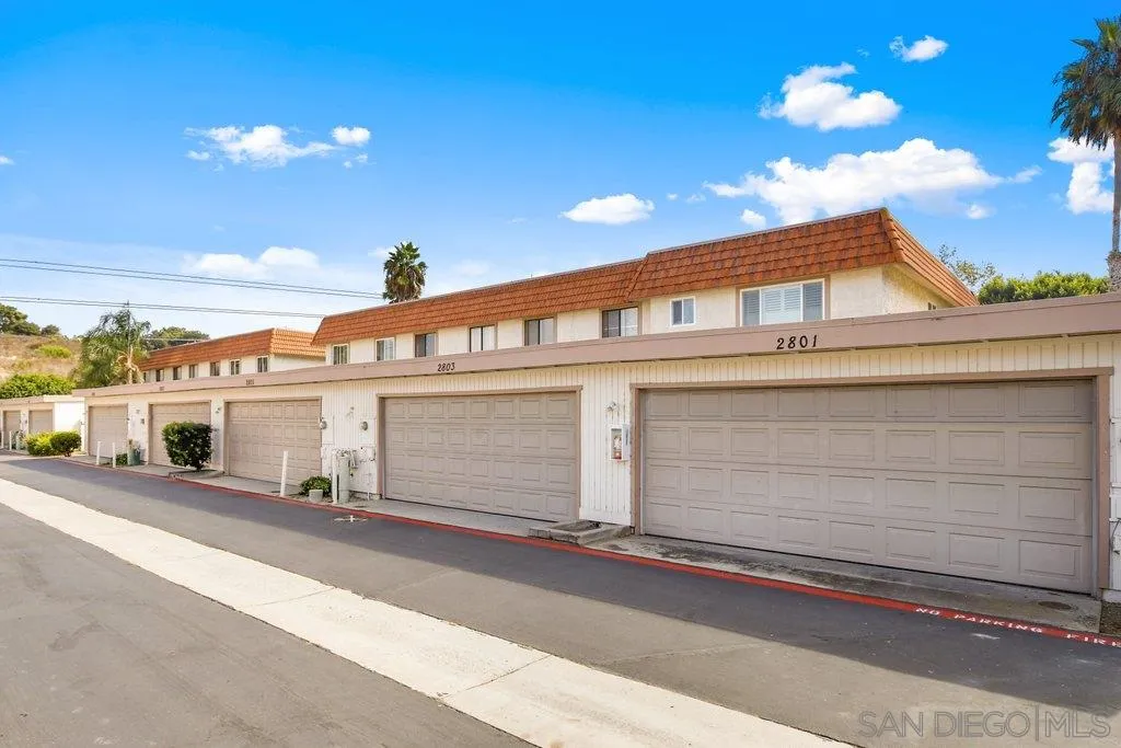 2807 Via Pajaro Carlsbad, CA 92010 - Photo 25 of 26 a street view along with residential houses