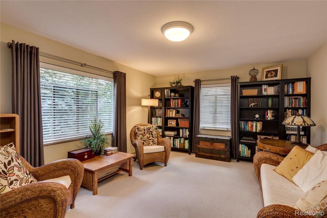 70 Cambridge Road Grosse Pointe, MI 48236 - Photo 17 of 29 70 Cambridge Grosse Pointe-large-013-18-70 Cambridge013FULL-1500x1000-72dpi.jpg