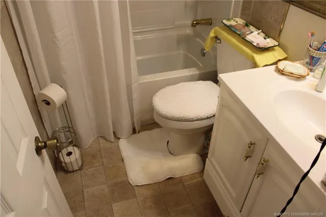 $217,900 | 2600 South Kanner Highway, Unit A5, Stuart, FL 34994