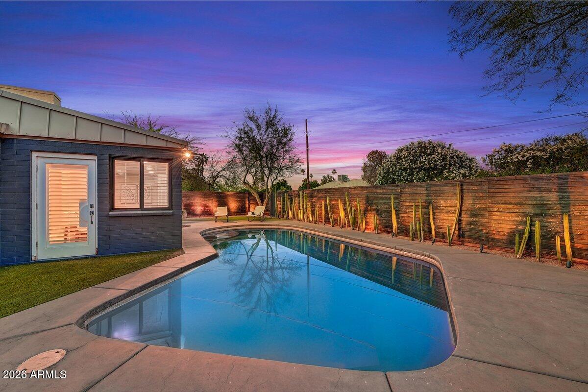 3307 South Terrace Road Tempe, AZ 85282 - Photo 22 of 26 Sunset Swim