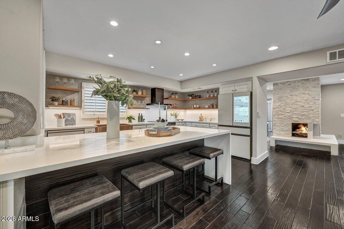 3307 South Terrace Road Tempe, AZ 85282 - Photo 6 of 26 Kitchen Sitting