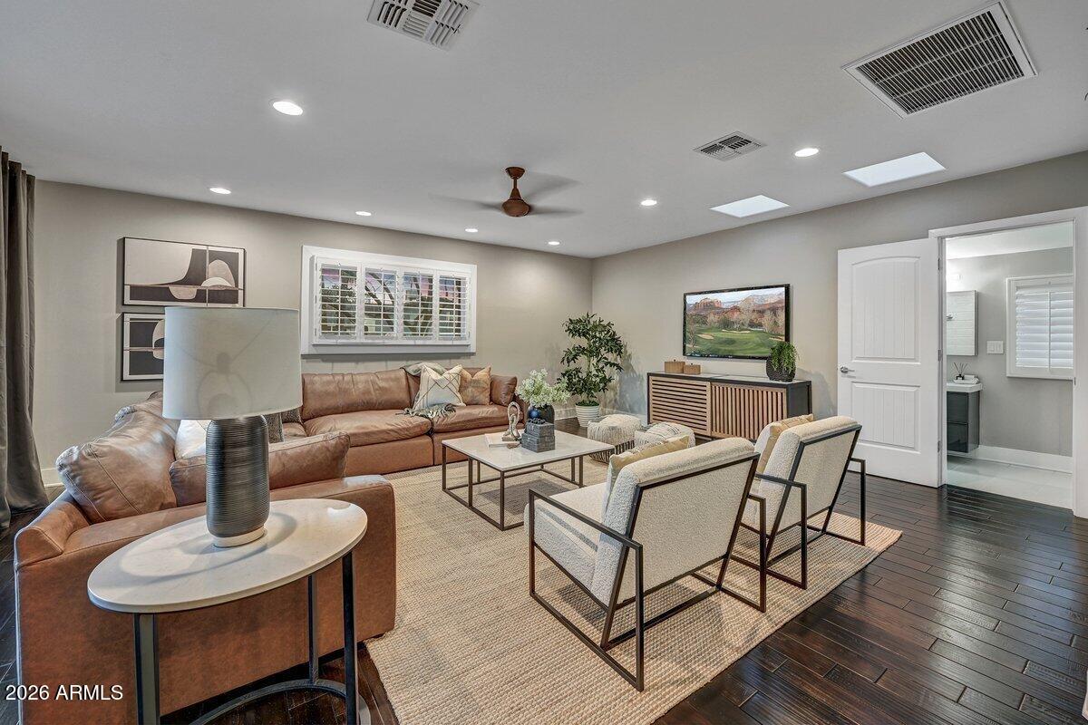 3307 South Terrace Road Tempe, AZ 85282 - Photo 8 of 26 Family (1)