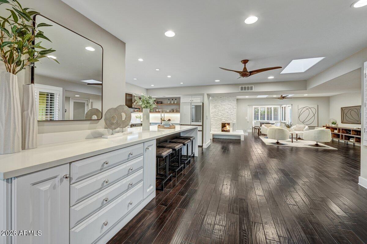 3307 South Terrace Road Tempe, AZ 85282 - Photo 10 of 26 Kitchen-Living