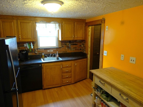 2 Middlesex Road Sharon, MA 02067 - Photo 7 of 14 Gallery Image 7