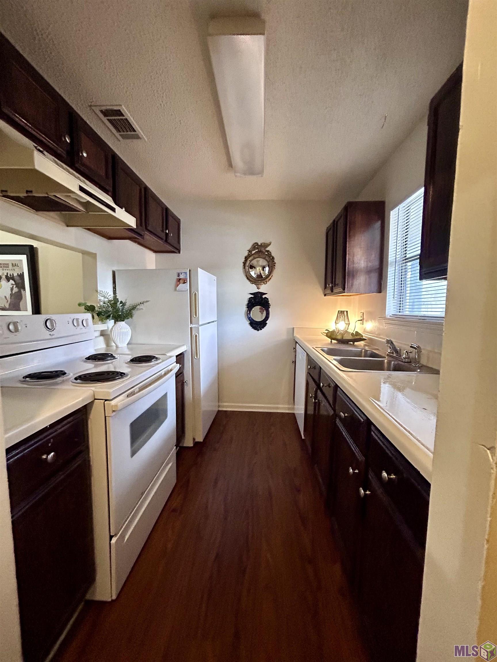 1826 South Brightside View Drive, Unit G Baton Rouge, LA 70820 - Photo 6 of 17 Gallery Image 6