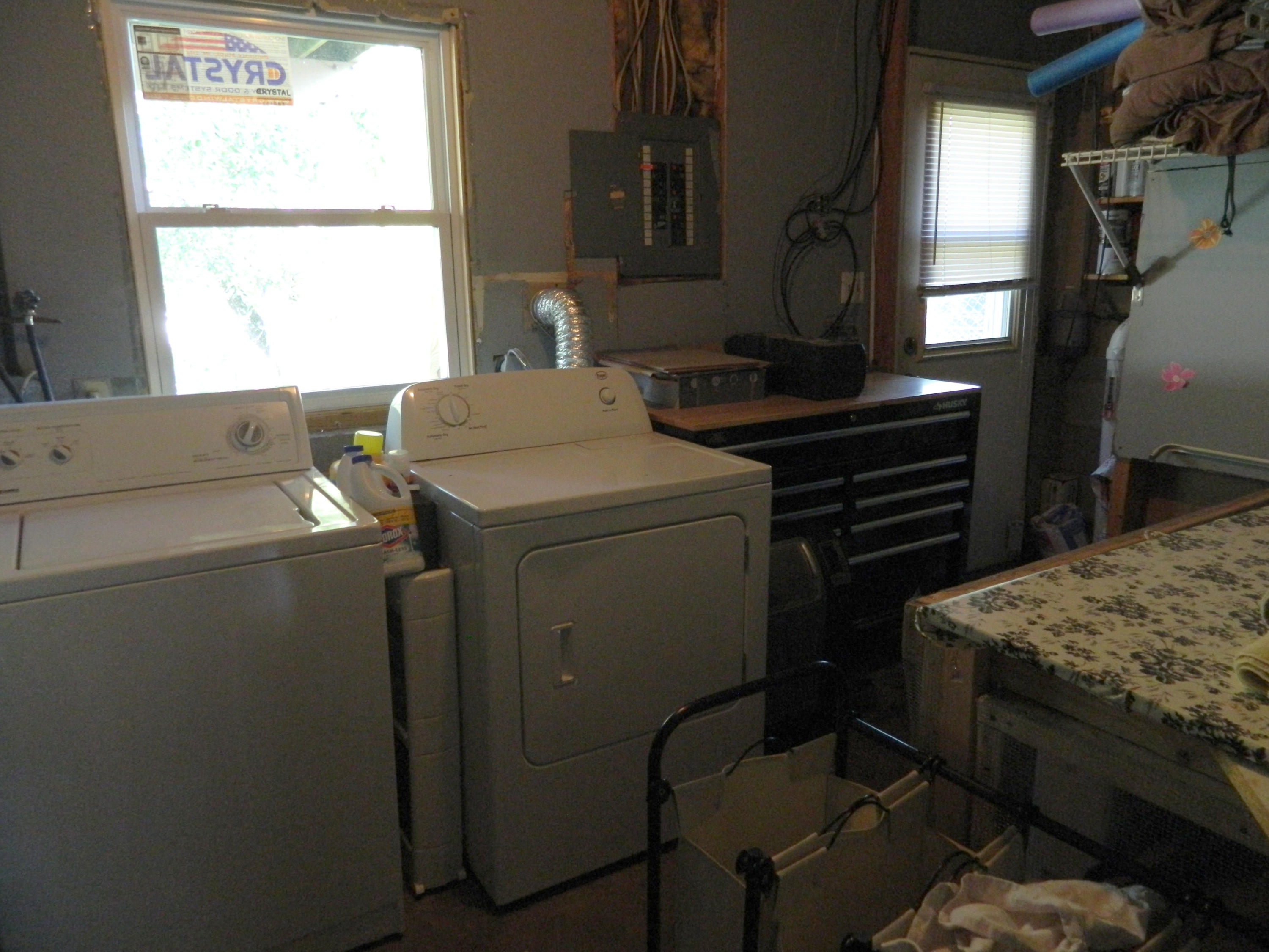 647 Ramada Road Vinton, VA 24179 - Photo 29 of 36 Laundry