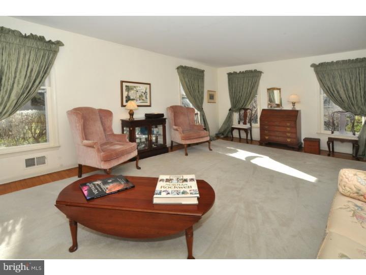 3318 Sawmill Road Newtown Square, PA 19073 - Photo 3 of 17