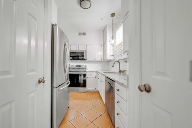 $238,500 | 2273 Edgewood Cove, Unit 2273, Memphis, TN 38104