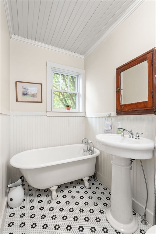 18 Shears Street Wrentham, MA 02093 - Photo 9 of 42