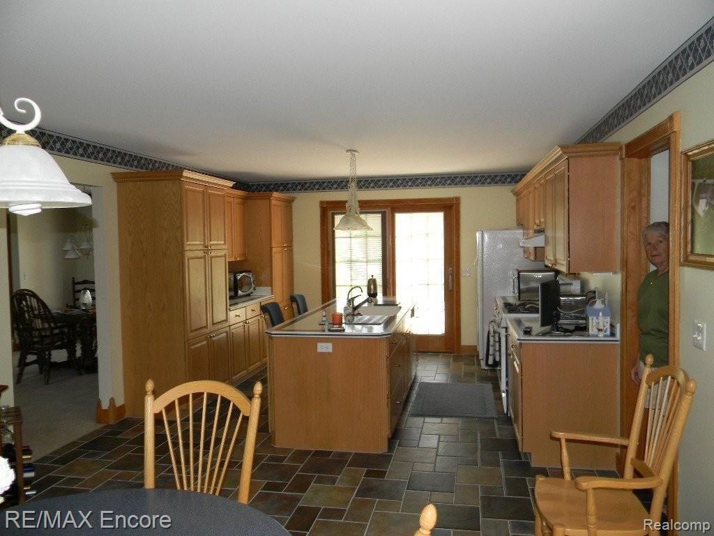 7440 East Clyde Road Howell, MI 48855 - Photo 7 of 24 Kitchen