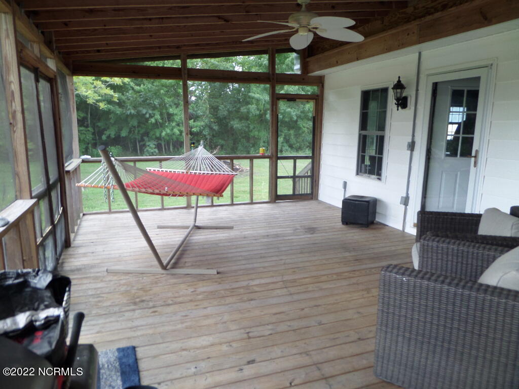 1901 Puddin Hill Road Scranton, NC 27875 - Photo 6 of 69 Screen Porch