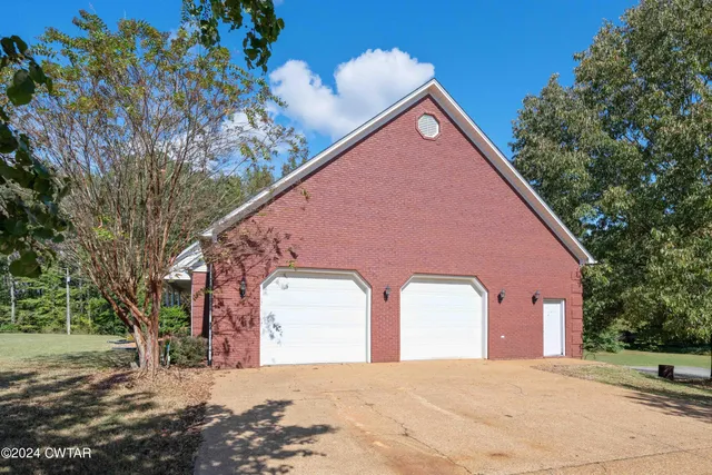 $575,000 | 18080 Highway 22, Wildersville, TN 38388