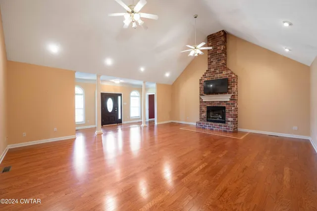 $575,000 | 18080 Highway 22, Wildersville, TN 38388