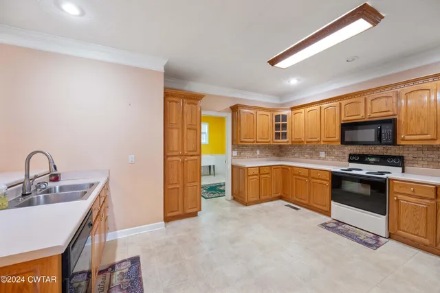 $575,000 | 18080 Highway 22, Wildersville, TN 38388