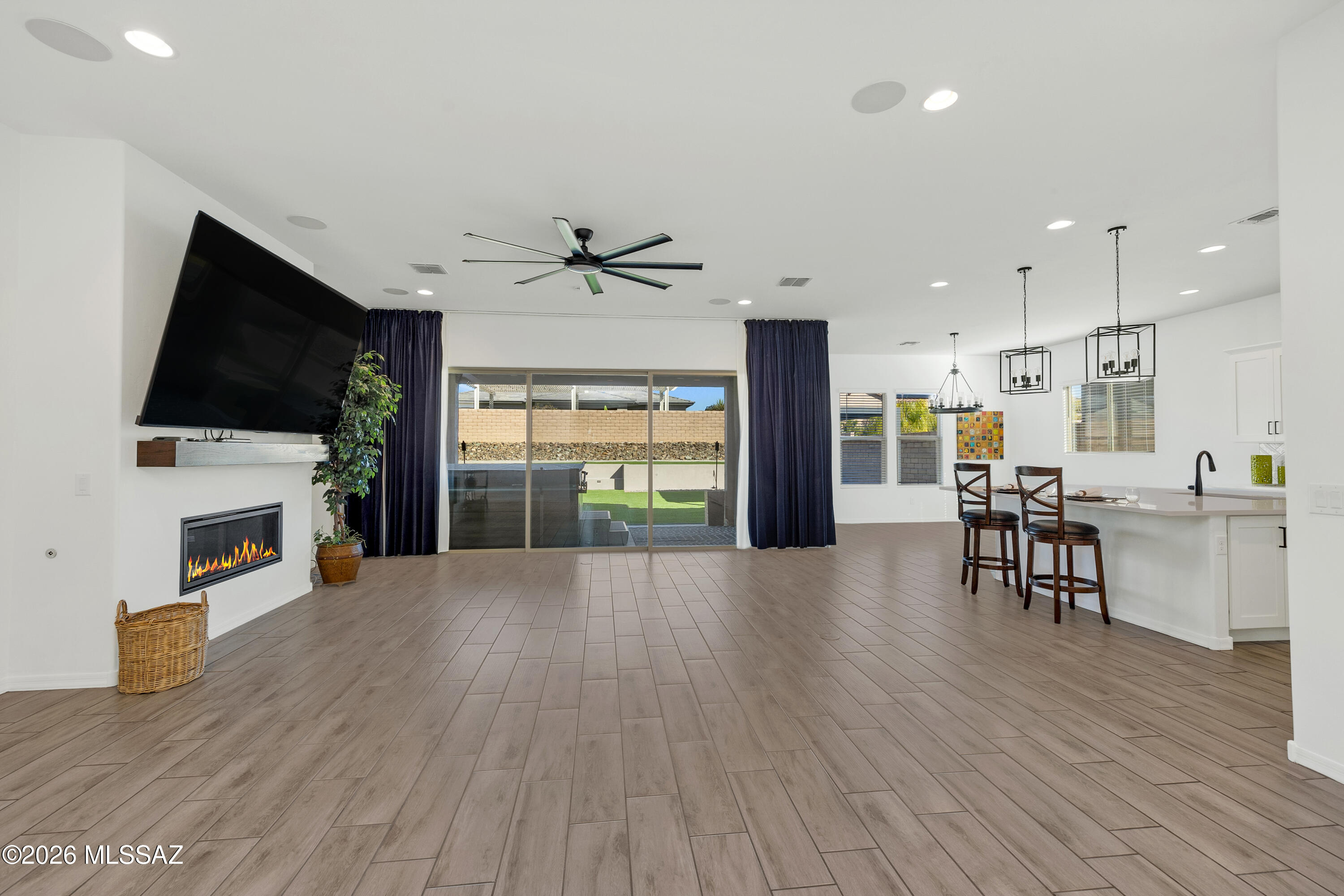 470 West Red Ribbon Lane Tucson, AZ 85755 - Photo 15 of 41