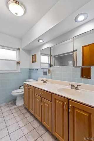 $320,000 | 6541 Lindenwood Place, St. Louis, MO 63109