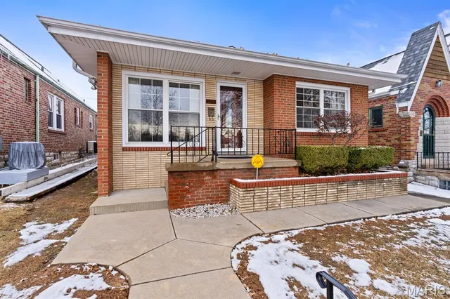 $320,000 | 6541 Lindenwood Place, St. Louis, MO 63109